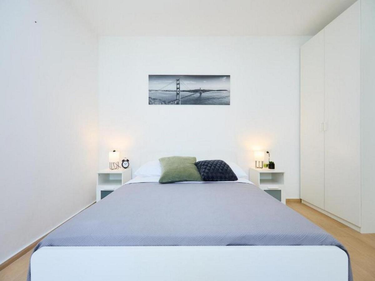 Palm Tree Apartment *